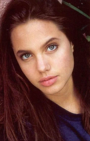 Angelina Jolie 1990
