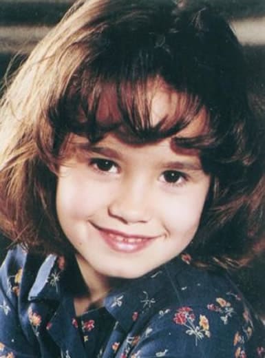 Young Demi Lovato as a kid
