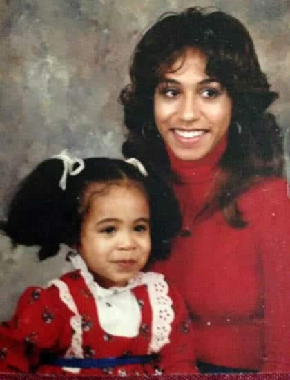 Jada Pinkett with her mom during childhood