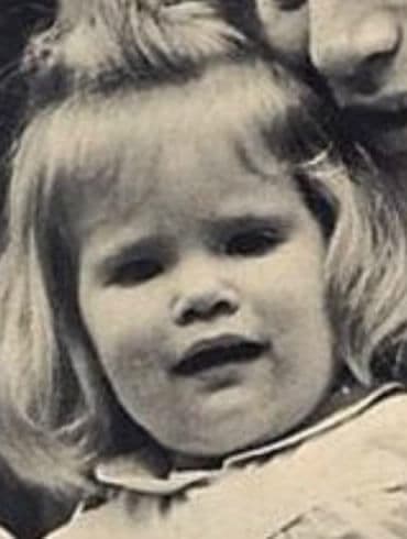 Jennifer Jason Leigh as a baby
